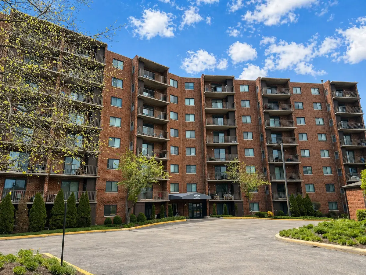 1 Bloomingdale Place #103, Bloomingdale, IL 60108 - #1