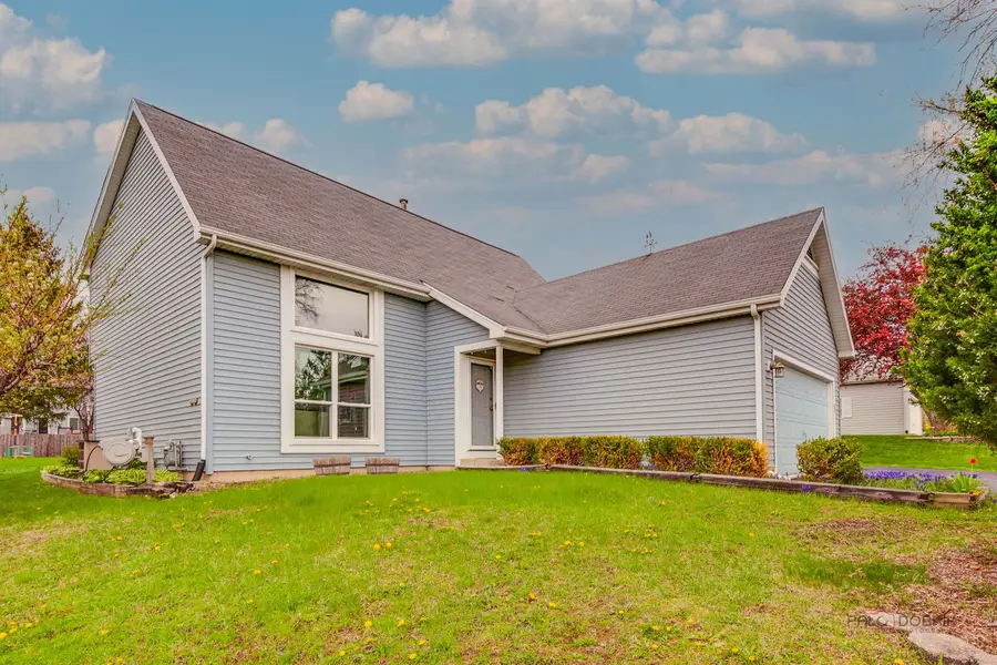 17362 W Dartmoor Drive, Grayslake, IL 60030 - #2