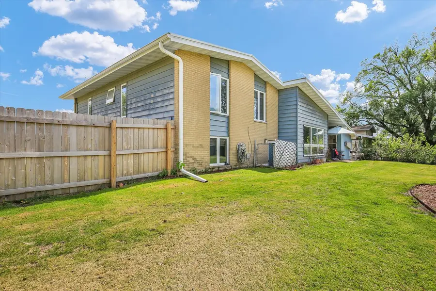 1520 S Pointe Drive, Rantoul, IL 61866 - #3