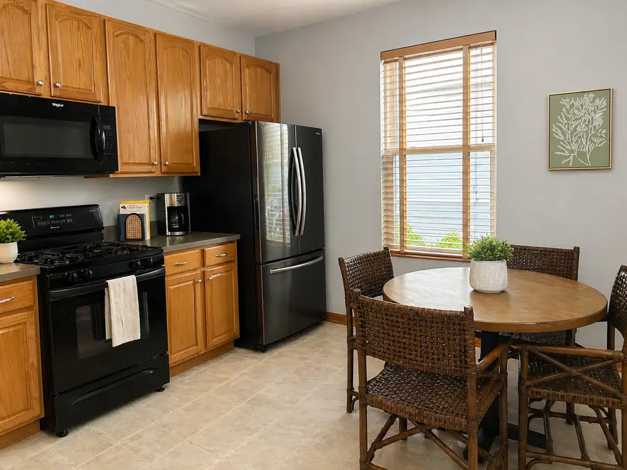 77 Johnson Court, North Aurora, IL 60542 - #3