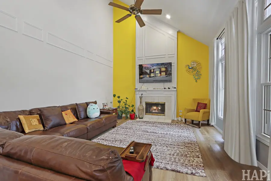 1121 Williamsburg Circle, Grayslake, IL 60030 - #3