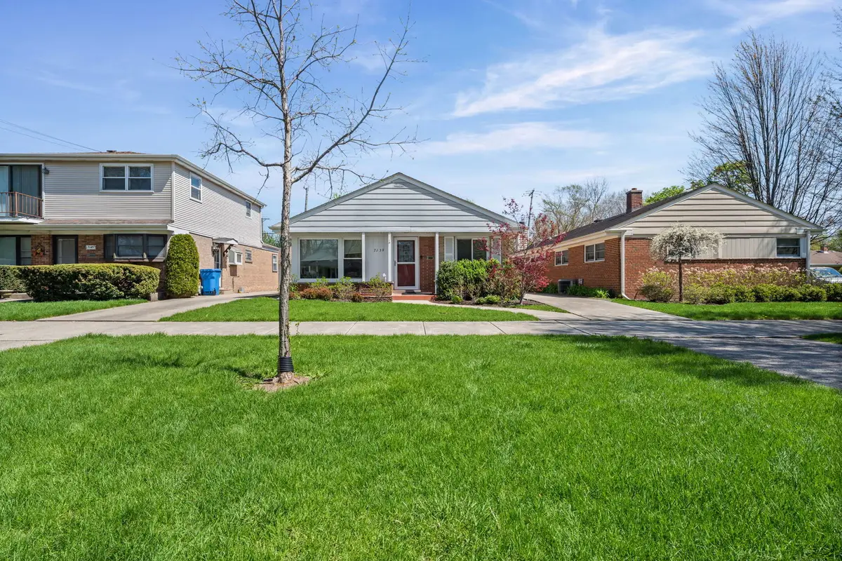 7139 N Nagle Avenue, Chicago, IL 60646 - #1