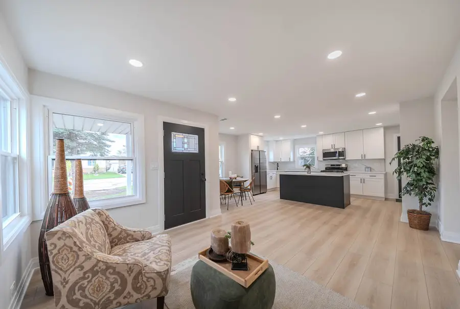 6964 W Cleveland Street, Niles, IL 60714 - #3