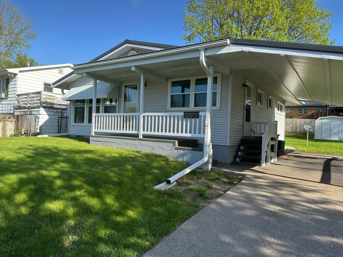 1626 Superior Avenue, Savanna, IL 61074 - #1