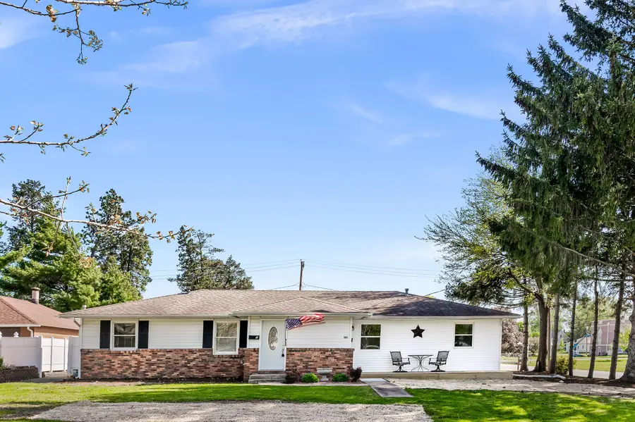 501 E Cherry Street, Le Roy, IL 61752 - #2