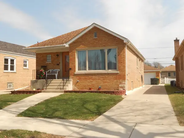 9327 S Avers Avenue, Evergreen Park, IL 60805