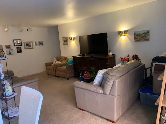 9721 S Keeler Avenue #102, Oak Lawn, IL 60453 - #3