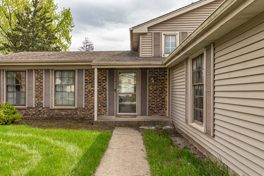 809 Thornton Lane, Buffalo Grove, IL 60089 - #2