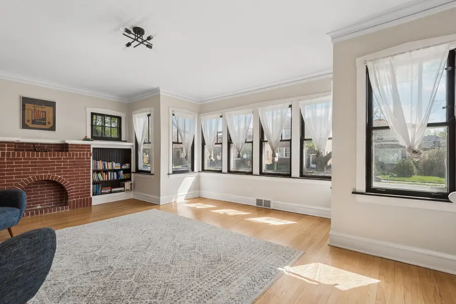 6506 N Maplewood Avenue, Chicago, IL 60645 - #2