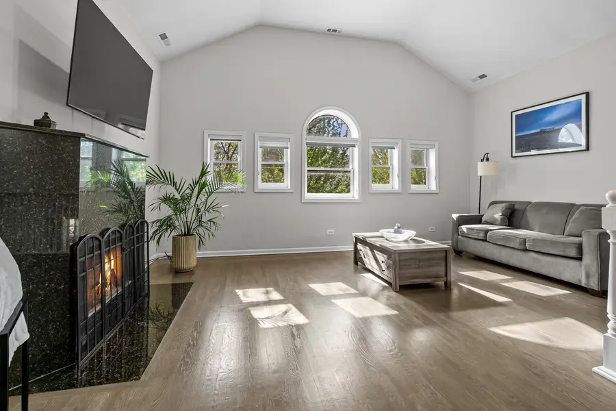 2737 N Southport Avenue #3, Chicago, IL 60614 - #3