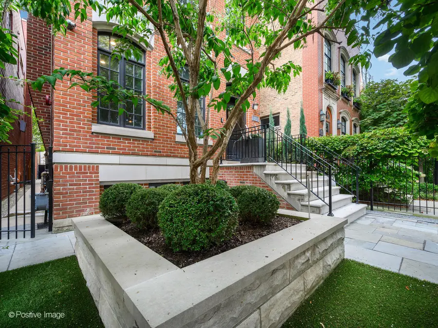 2122 N Magnolia Avenue, Chicago, IL 60614 - #2