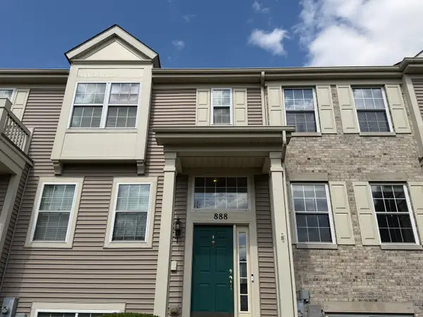 888 Galway Lane, Pingree Grove, IL 60140