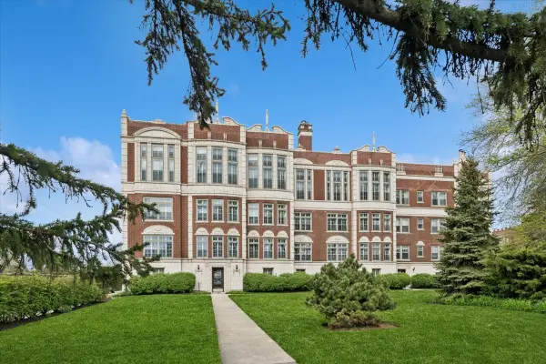 470 Sheridan Road #2, Evanston, IL 60202