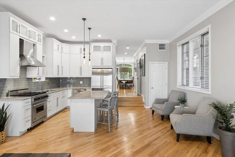 2338 N Oakley Avenue, Chicago, IL 60647 - #2