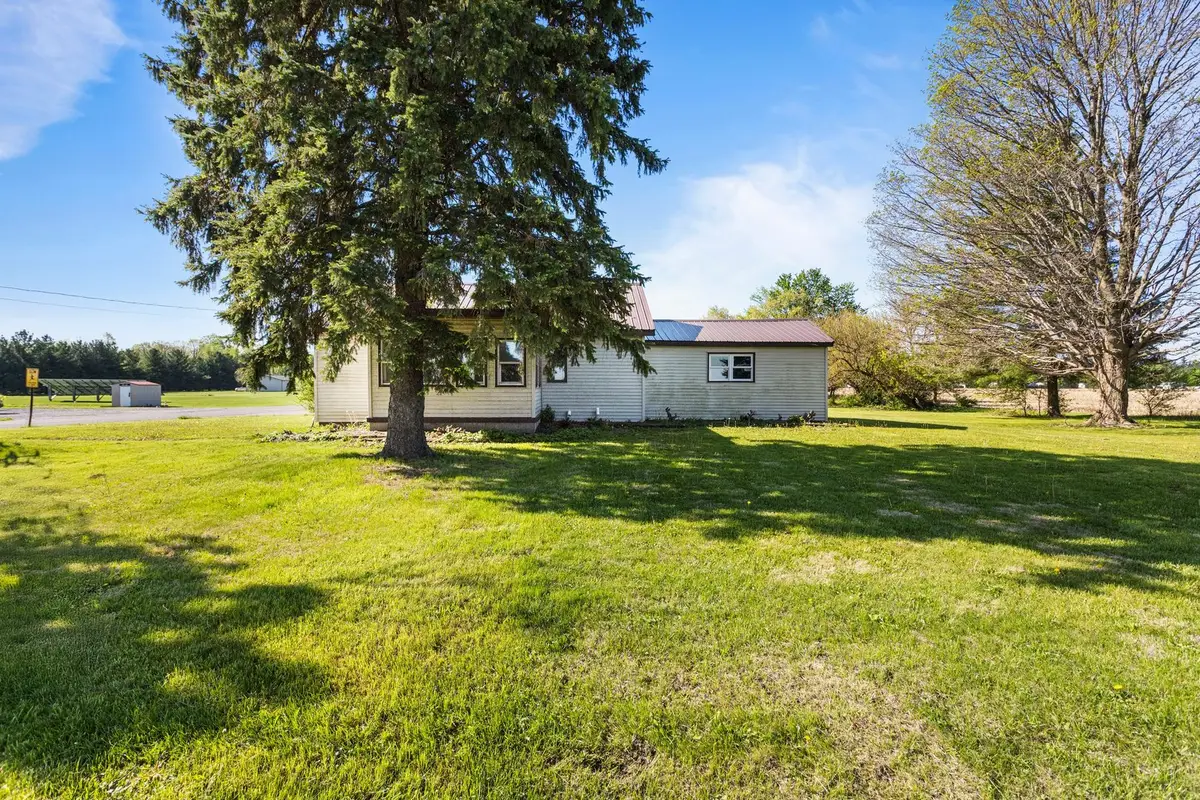 9032 Us Route 150, Oakwood, IL 61858 - #1