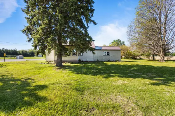 9032 Us Route 150, Oakwood, IL 61858