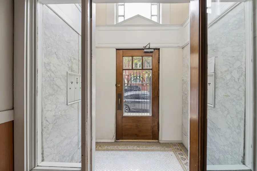 923 E 61st Street #2, Chicago, IL 60637 - #2