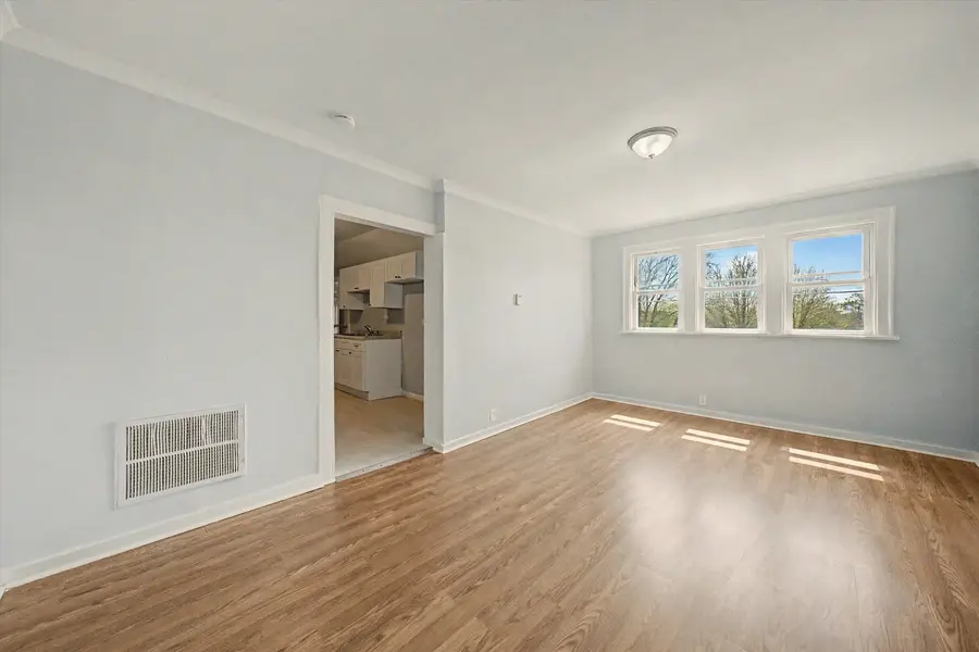 8239 S Colfax Avenue, Chicago, IL 60617 - #3