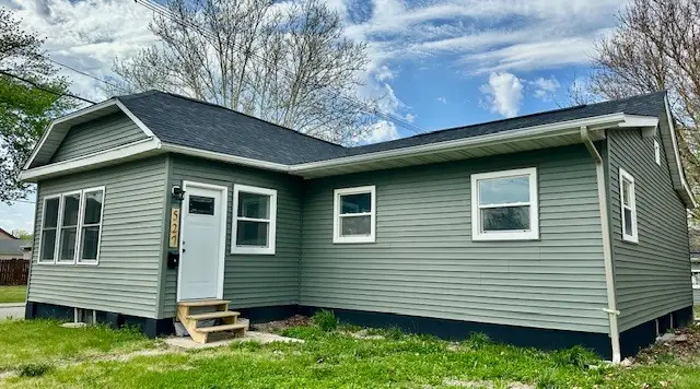 527 12th Street, Peru, IL 61354 - #1