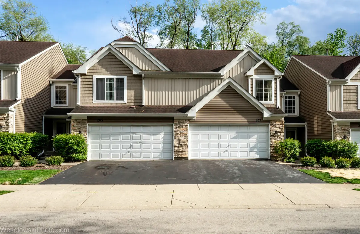 207 Locksley Drive, Streamwood, IL 60107 - #1