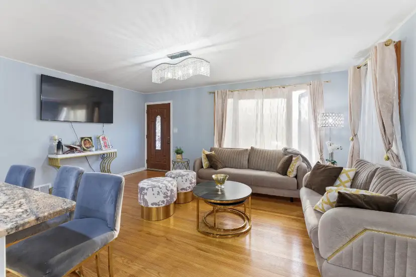 9035 Austin Avenue, Morton Grove, IL 60053 - #3