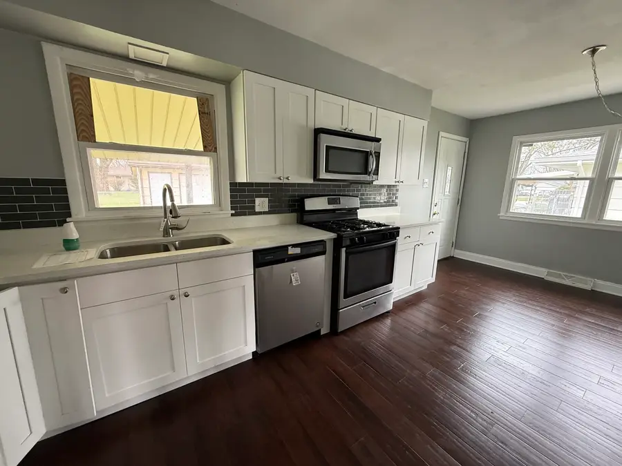 18864 Greenbay Avenue, Lansing, IL 60438 - #3