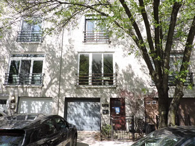 638 N Armour Street, Chicago, IL 60642 - #1