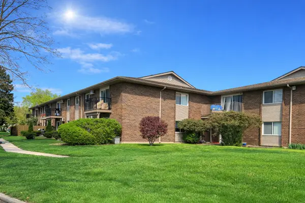 2300 Old Tavern Road #205, Lisle, IL 60532