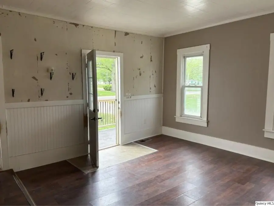 411 W 4th, Golden, IL 62339 - #2