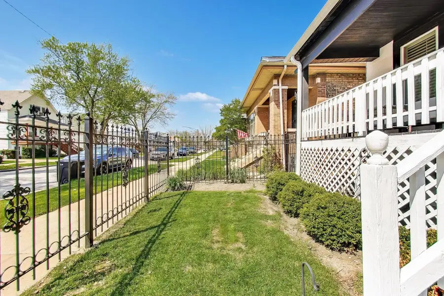 5120 W Eddy Street, Chicago, IL 60641 - #2