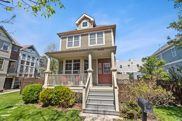 4520 W Larchmont Avenue, Chicago, IL 60641