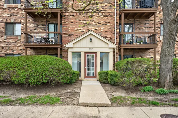 2219 Nichols Road #17A, Arlington Heights, IL 60004