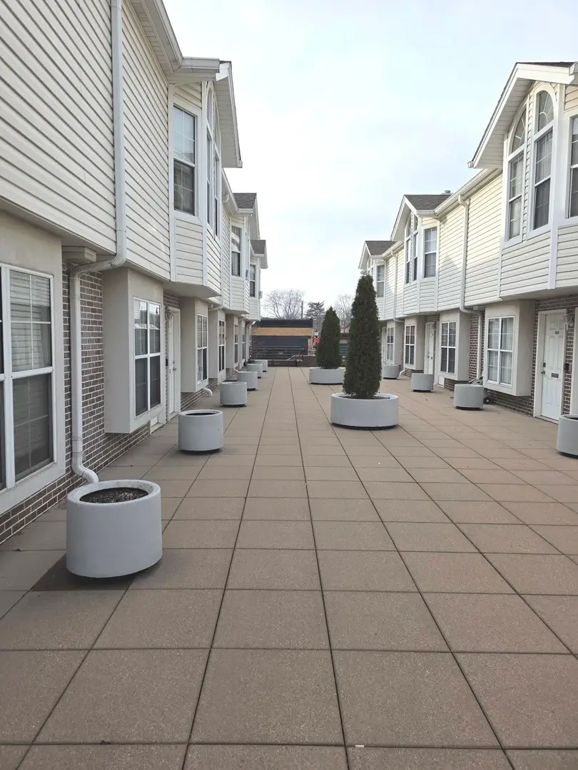 8019/8021 Lincoln Avenue, Skokie, IL 60077 - #3