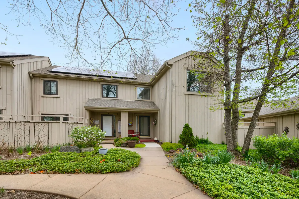 561 Old Barn Road, Lake Barrington, IL 60010 - #1