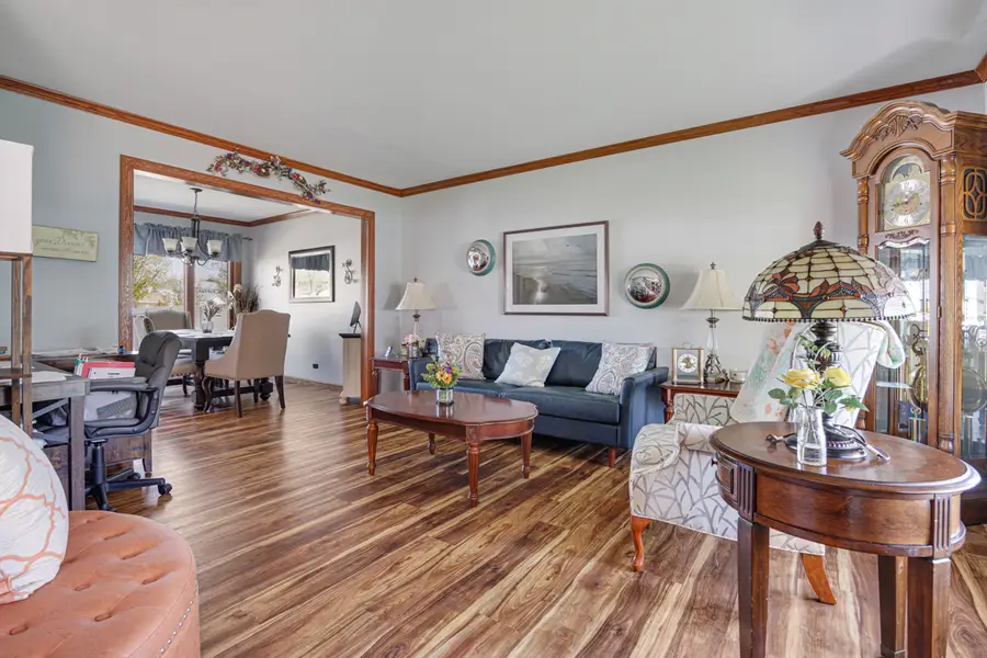 865 Debra Lane, Elk Grove Village, IL 60007 - #3