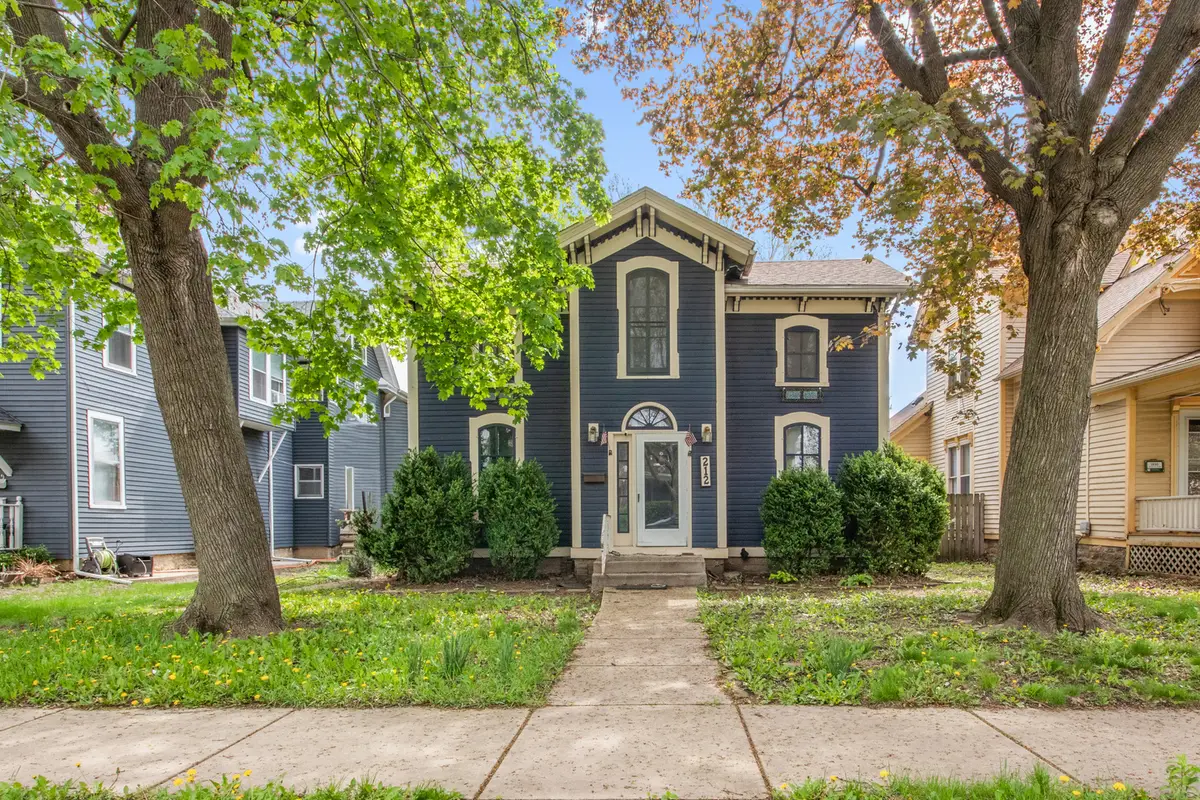 212 S 4th Street, Aurora, IL 60505 - #1