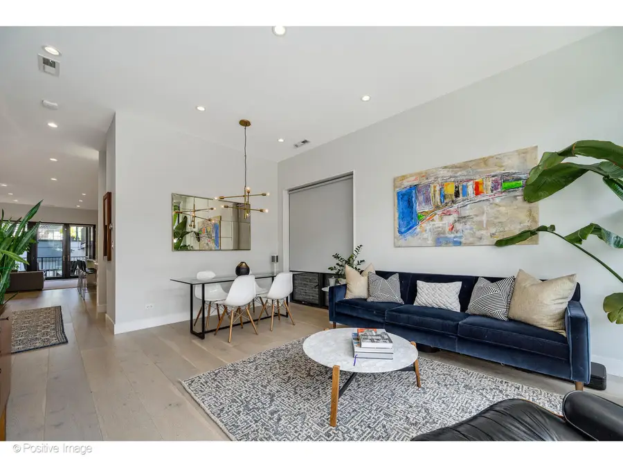 1752 W Augusta Boulevard #1, Chicago, IL 60622 - #3