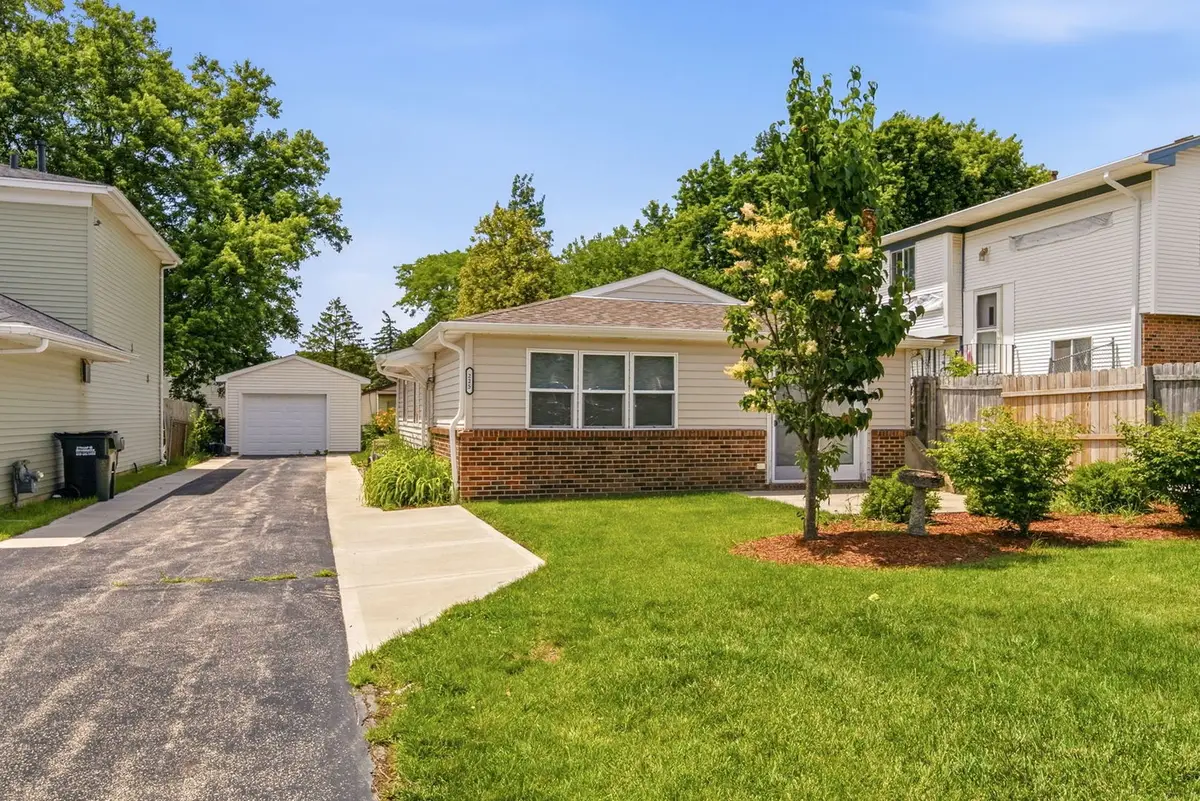 225 Mill Stream Drive, Bolingbrook, IL 60440 - #1
