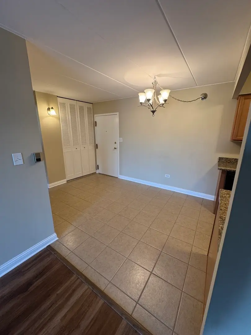 580 Lawrence Avenue #113, Roselle, IL 60172 - #3