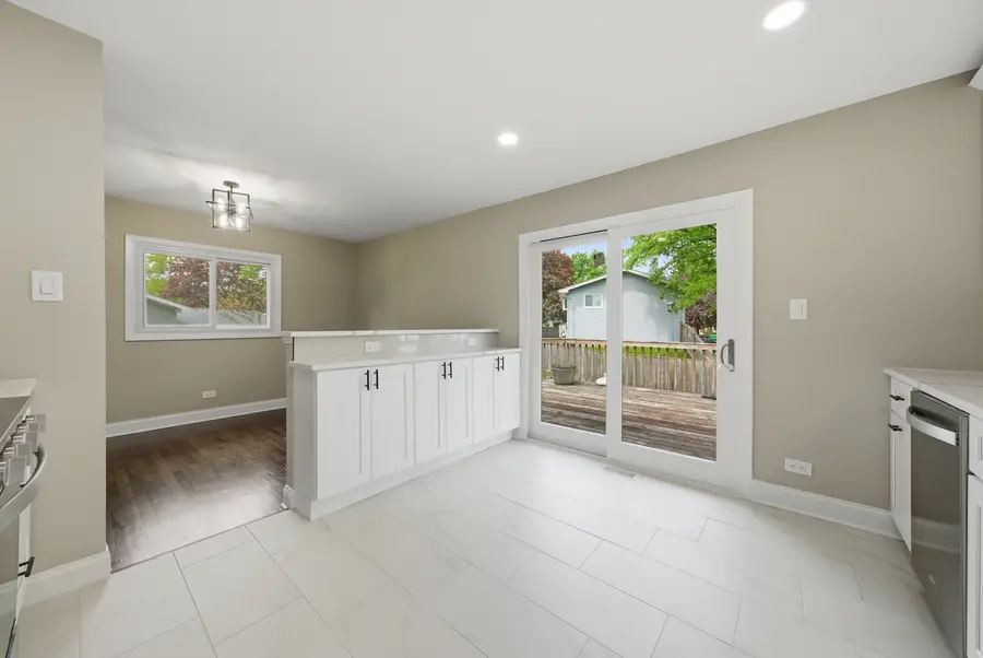 2S206 Mayfield Lane, Glen Ellyn, IL 60137 - #3