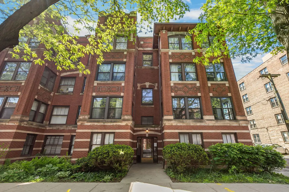 1221 E Hyde Park Boulevard #1, Chicago, IL 60615 - #1