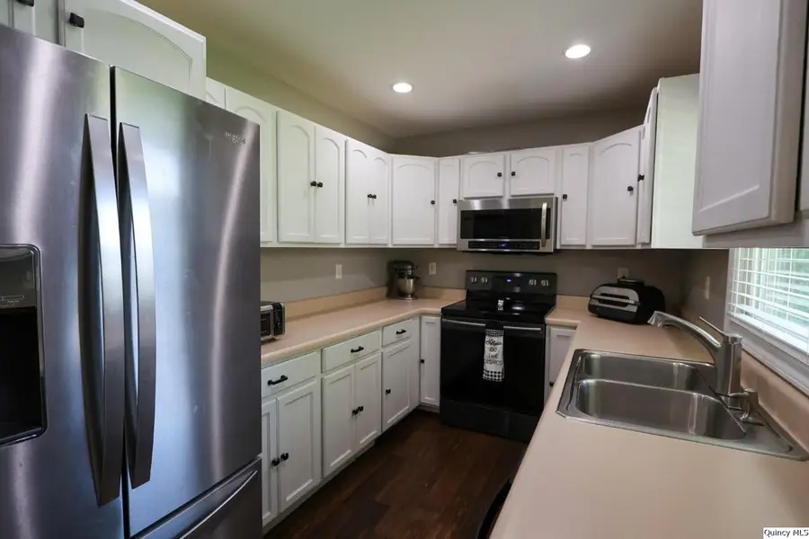 2901 Hayfield Lane, Quincy, IL 62301 - #3