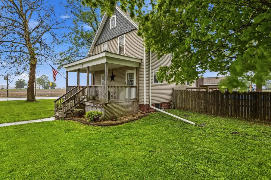 419 S Hamilton Street, McLean, IL 61754 - #3