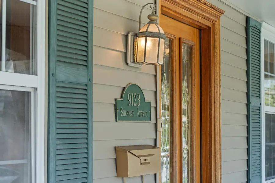 9123 Sherman Avenue, Brookfield, IL 60513 - #3