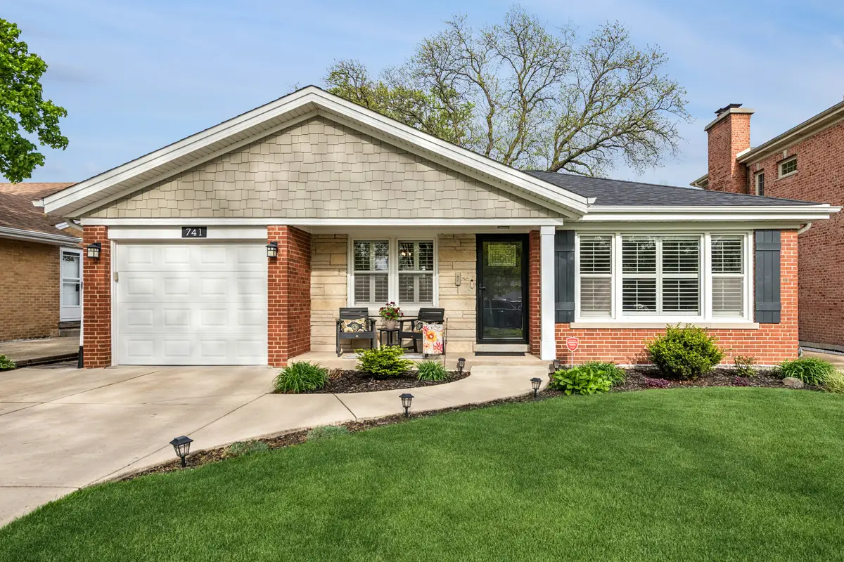 741 N Lincoln Avenue, Park Ridge, IL 60068 - #1