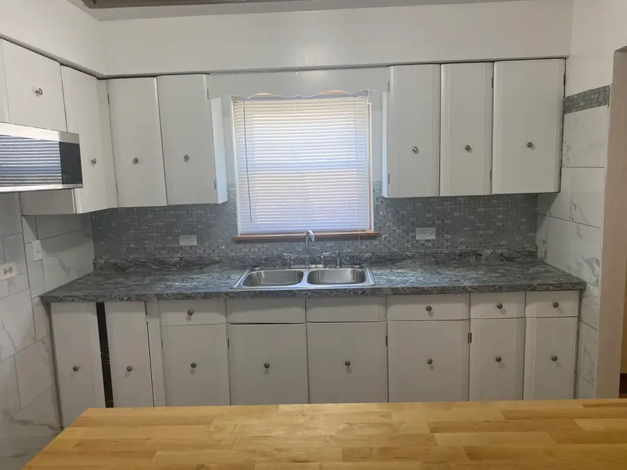 14408 S Hoxie Avenue, Burnham, IL 60633 - #3