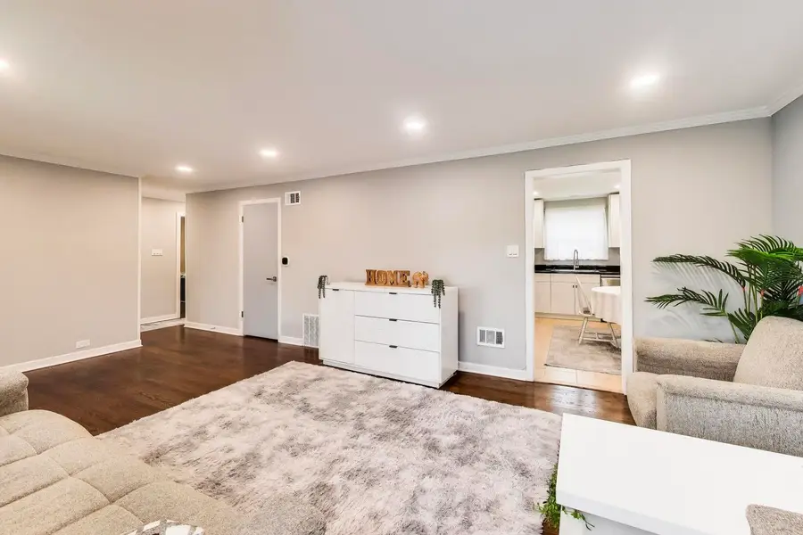 9529 Monroe Avenue, Brookfield, IL 60513 - #3