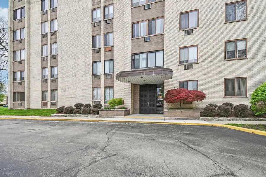 9740 S Pulaski Road #306, Oak Lawn, IL 60453 - #3