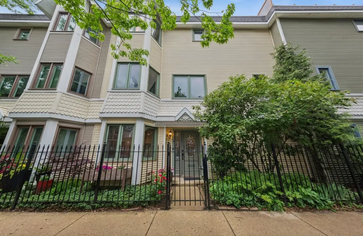 3312 N Racine Avenue, Chicago, IL 60657 - #1