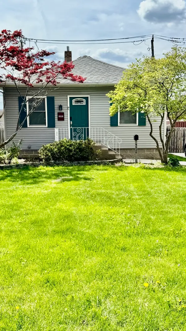 9526 S Claremont Avenue, Chicago, IL 60643